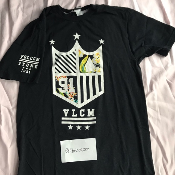 Volcom black tee - Picture 1 of 1